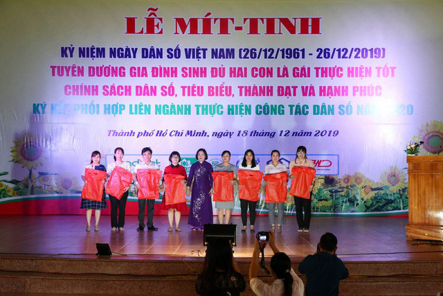 Mít tinh kỷ niệm Ngày Dân số Việt Nam ở TP Hồ Chí Minh - Ảnh 1.