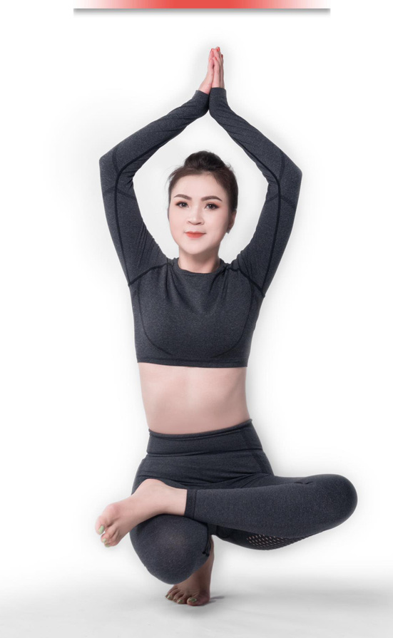 Hoa hậu trang sức Diễm Hương tập yoga cùng bậc thầy Asana thế giới - Ảnh 1.
