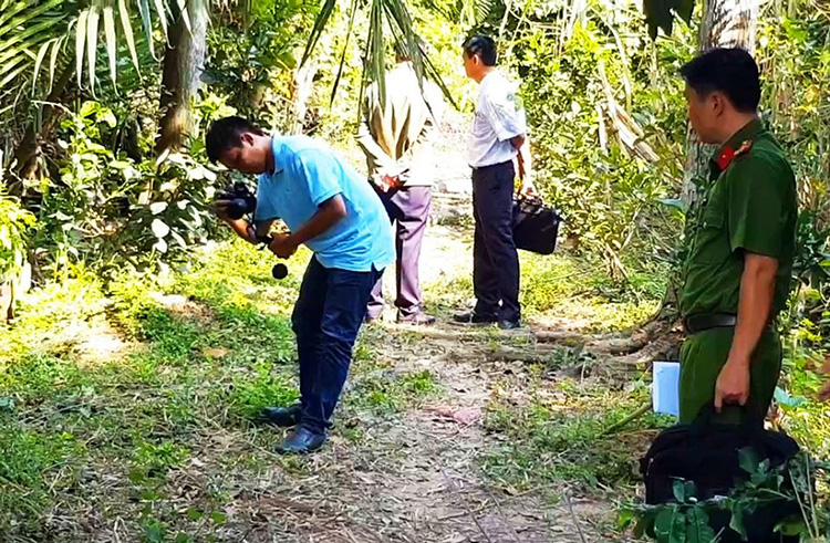 Ba người trúng đạn khi cảnh sát nổ súng bắt đá gà - Ảnh 1. Ba người trúng đạn khi cảnh sát nổ súng bắt đá gà - Ảnh 1.