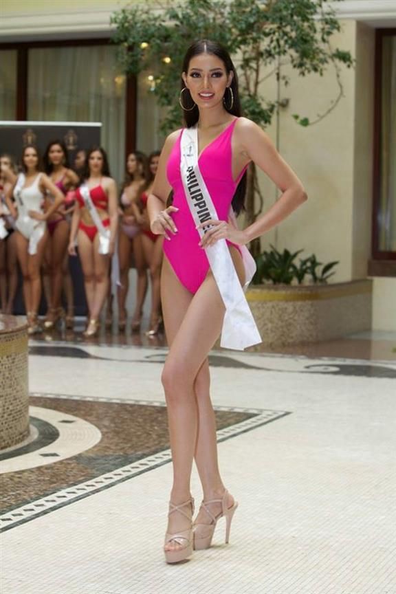 Tuy c&oacute; chiều cao khi&ecirc;m tốn nhưng mỹ nh&acirc;n Philippines ghi điểm nhờ ba v&ograve;ng c&acirc;n đối. Ch&iacute;nh phong th&aacute;i tr&igrave;nh diễn tự tin trong đ&ecirc;m chung kết đ&atilde; gi&uacute;p c&ocirc; g&oacute;p mặt trong danh s&aacute;ch những Hoa hậu c&oacute; m&agrave;n tr&igrave;nh diễn &aacute;o tắm n&oacute;ng bỏng nhất năm 2018.
