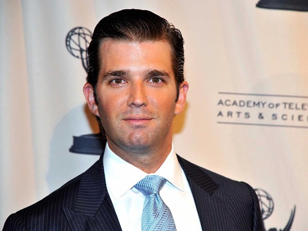 
Donald Trump Jr. là con trai đầu lòng của tân Tổng thống với người vợ đầu tiên - bà Ivana Zelníčková. Cậu cả nhà Trump tốt nghiệp cùng trường với cha, Đại học Pennsylvania, hiện là Phó Giám đốc điều hành của Trump Organization.
