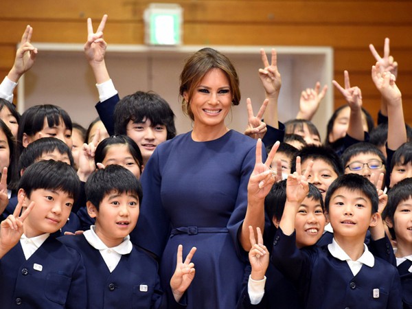 
Đến năm 2017, Melania Trump chính thức trở thành Đệ nhất phu nhân nước Mỹ. Cuộc sống của bà ngày càng khởi sắc và trở thành niềm tự hào của quê hương Slovenia.
