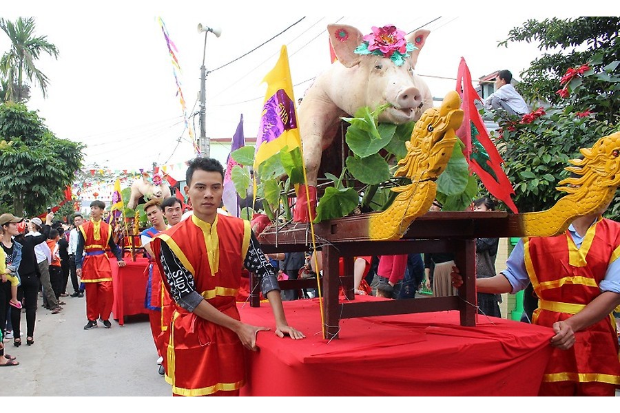 Một trong những lễ hội gây nhiều tò mò cho du khách ở Hải Phòng những dịp lễ Tết. Ảnh; BHP