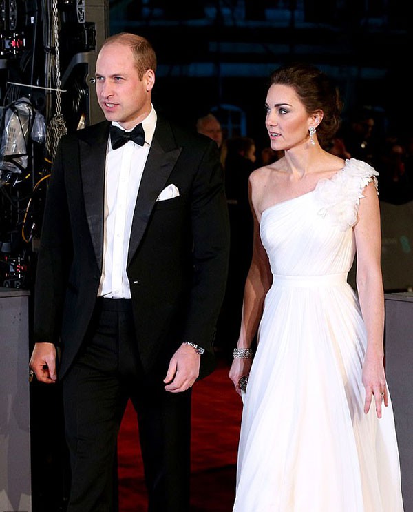 Vợ chồng William - Kate tại thảm đỏ lễ trao giải của Viện hàn lâm điện ảnh Anh tối 10/2. Ảnh: PA.