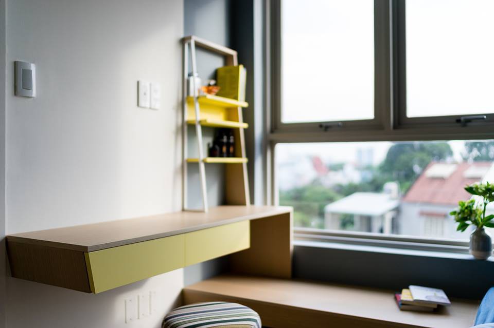 Phòng ngủ thứ 2 thiết kế nhẹ nhàng và truyền thống hơn là không gian dự phòng cho khách khứa hay thậm chí là để chuẩn bị cho em bé sau này.