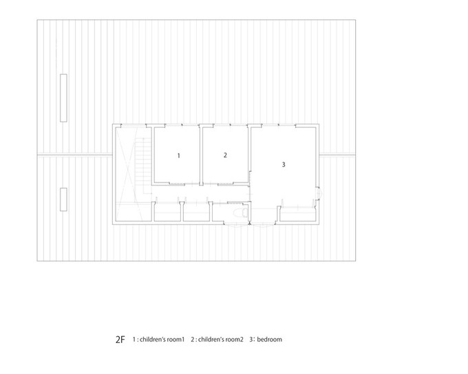 Tầng hai gồm hai phòng của hai con và một phòng ngủ của bố mẹ.