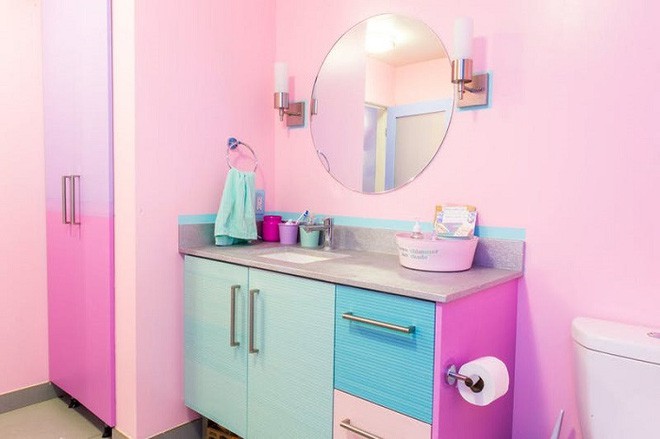 Không hề diêm dúa, sến sẩm mà ngược lại cảm giác dễ chịu chạy từ chân lên đến đỉnh đầu khi bạn trông thấy một thiết kế có nhiều màu sắc bắt mắt đến vậy.