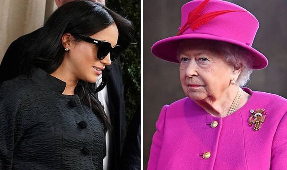 Nữ hoàng Anh được cho là không hài lòng về chuyến đi nghỉ dưỡng ở Mỹ của Meghan.