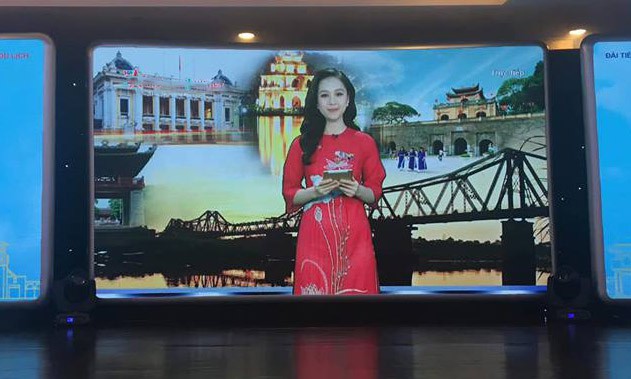 Với khả năng ngoại ngữ tốt, ăn nói lưu loát, cộng thêm ngoại hình đẹp, Hà My hiện còn tự tin làm MC trong nhiều sự kiện ở Hà Nội, dẫn dắt chương trình truyền hình.