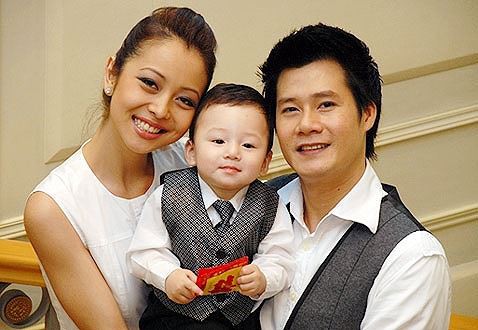 Gia đình Quang Dũng và Jennifer Phạm trước khi chia tay.