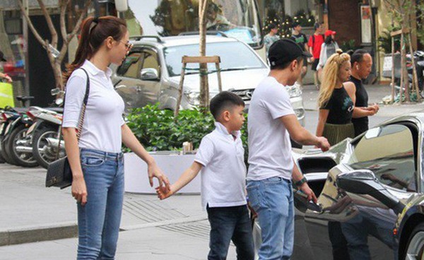 
Đàm Thu Trang cũng yêu thương con riêng của chồng.
