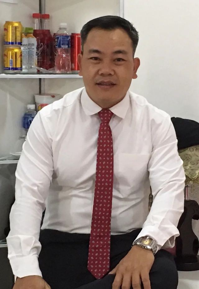 
&Ocirc;ng Đinh Đức Dũng, phụ huynh trong sự việc đ&ograve;i nh&agrave; trường bồi thường 100 triệu đồng (Ảnh nh&acirc;n vật cung cấp)
