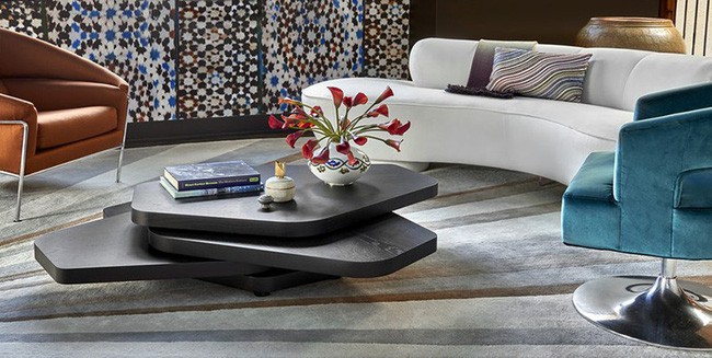 Mẫu bàn trà phòng khách có kiểu dáng độc đáo, mới lạ khiến ai ai cũng thấy hiếu kỳ.