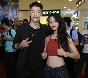 Johnny Trí Nguyễn bên cạnh bạn gái Nhung Kate