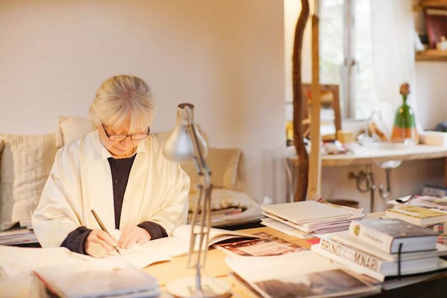 Bà Yuzi sống an yên, bình dị trong căn nhà ấy.