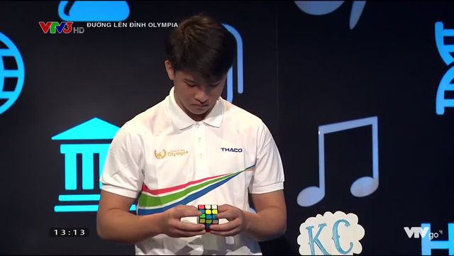 
Hot boy xứ Nghệ có tài giải Rubik trong vòng 13 giây.
