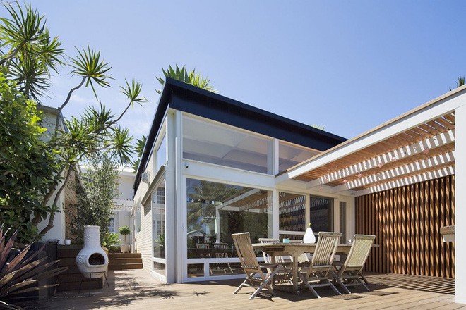 Những rãnh, chậu trồng cây giúp không gian như hiền hòa và thân thiện hơn.