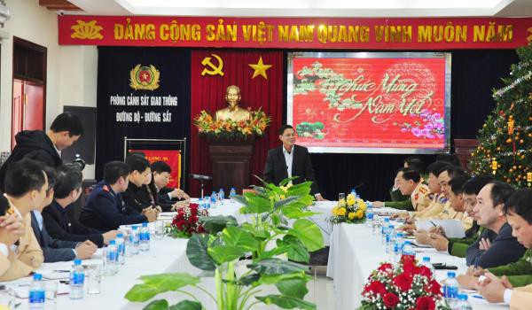 Ông Nguyễn Văn Tùng - Chủ tịch UBND TP. Hải Phòng chỉ đạo các ngành chức năng xử lý nghiêm các trường hộp vi phạm trong dịp Tết nguyên đán