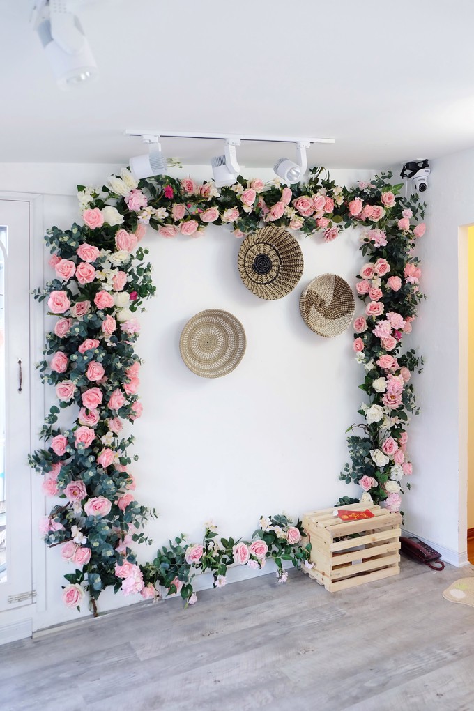 ... Sau khi cải tạo thành một không gian đầy nghệ thuật, góc nào cũng có thể cho ra đời những bức ảnh đẹp...