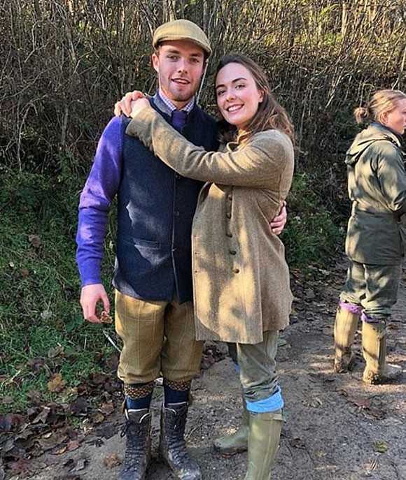 
Hầu tước Charles Manners (19 tuổi) và chị gái Eliza (21 tuổi). Ảnh: Instagram.
