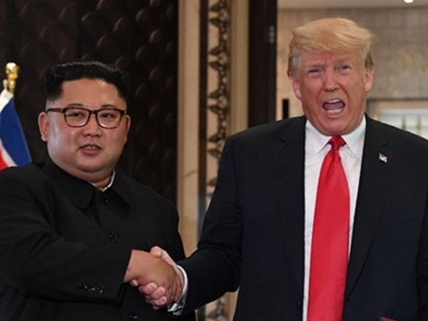 Tổng thống Mỹ Trump (phải) và lãnh đạo Triều Tiên Kim Jong-un tại Singapore tháng 6/2018.