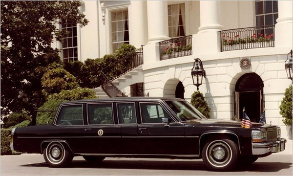 Chiếc Cadillac Fleetwood đời 1983.