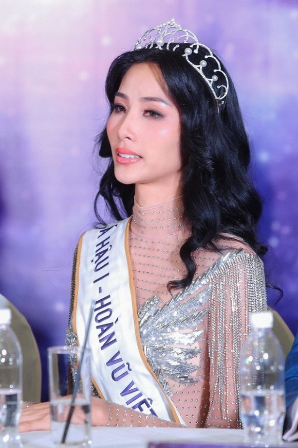 Áp lực tại Miss Universe 2019 là không hề nhỏ với những gì mà đàn chị HHen Niê đã làm được trước đó