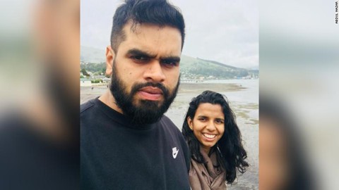 Nazer muốn đưa thi thể vợ m&igrave;nh về qu&ecirc; nh&agrave; để được gần gia đ&igrave;nh. Ảnh: Abdul Nazer.