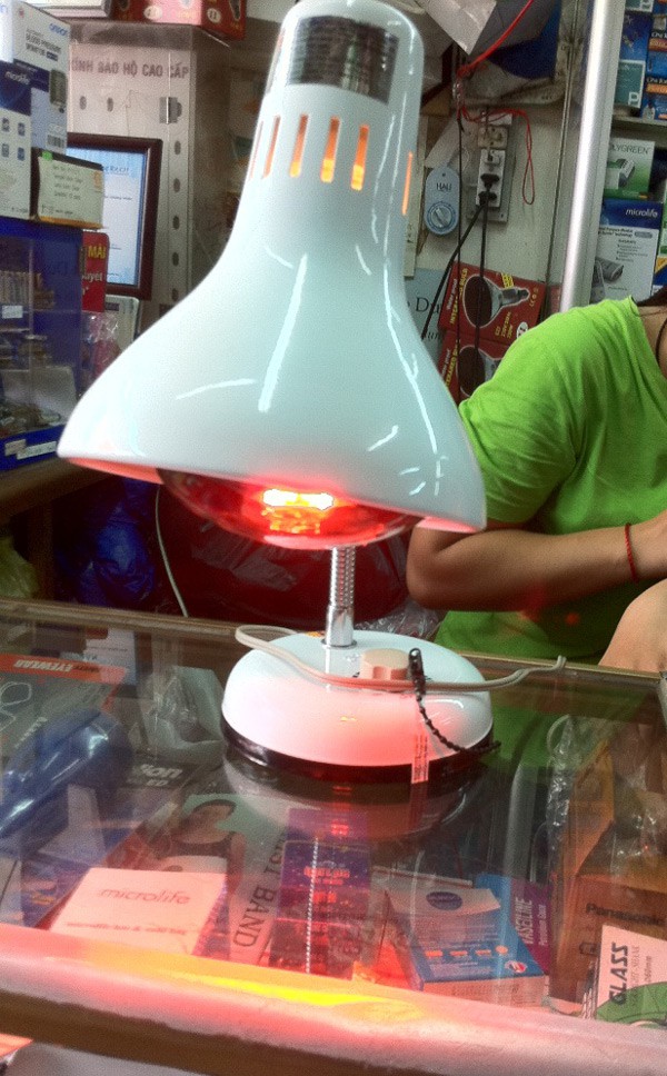Đèn hồng ngoại bán tràn lan ngoài thị trường
