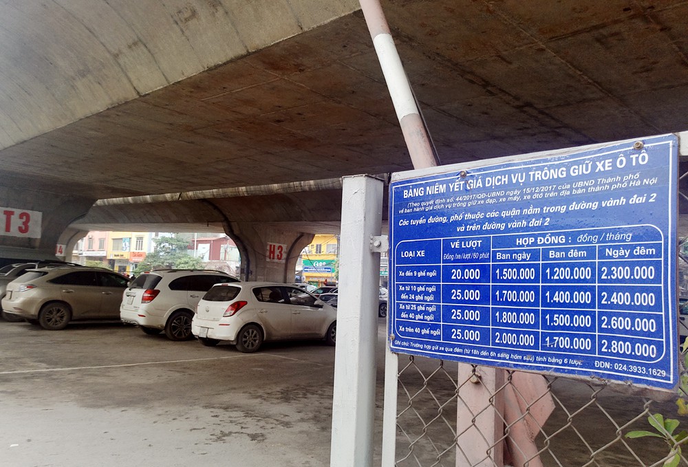 Mức gi&aacute; đối với loại &ocirc; t&ocirc; dưới 9 chỗ l&agrave; 2.300.000 đồng/th&aacute;ng, loại tr&ecirc;n 40 chỗ ngồi l&ecirc;n đến 2.800.000 đồng/th&aacute;ng.