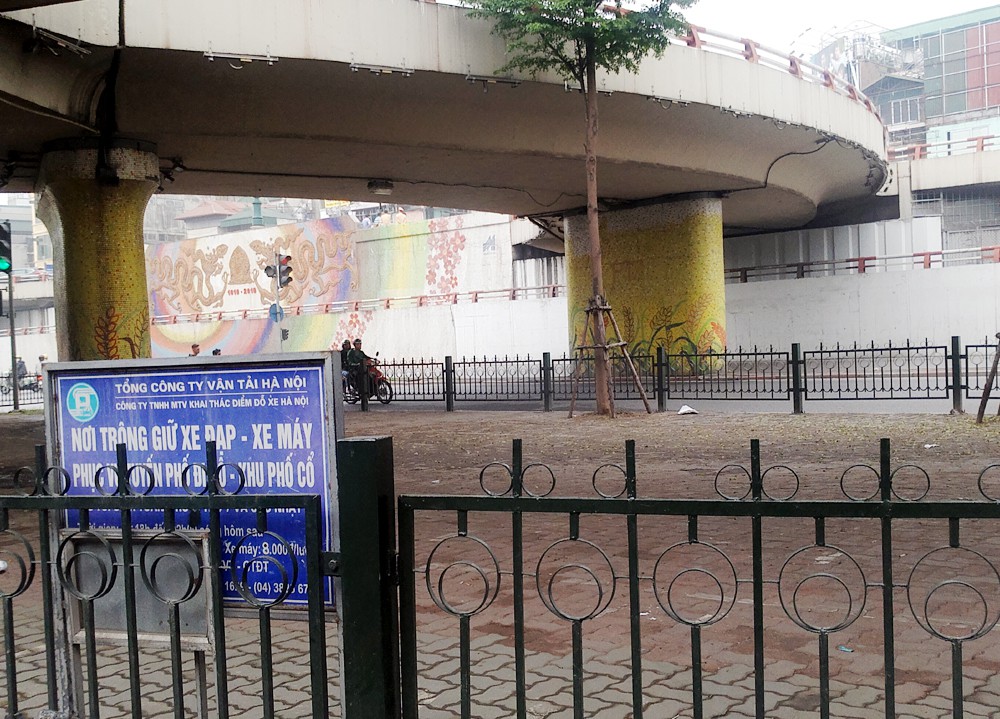 Hiện tại, b&atilde;i đỗ xe n&agrave;y đ&atilde; ngưng hoạt động bởi nhiều l&yacute; do kh&aacute;c nhau.