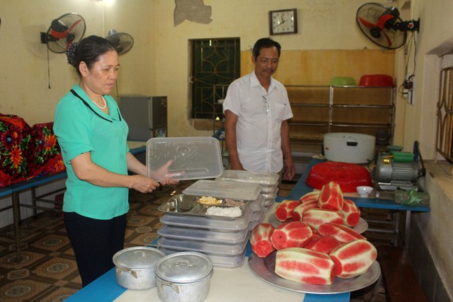 
Theo công văn này, Hiệu trưởng nhà trường chịu trách nhiệm toàn diện nếu để xảy ra vấn đề liên quan ATVSTP và phòng chống tai nạn thương tích cho học sinh. Ảnh: Đ.Tùy
