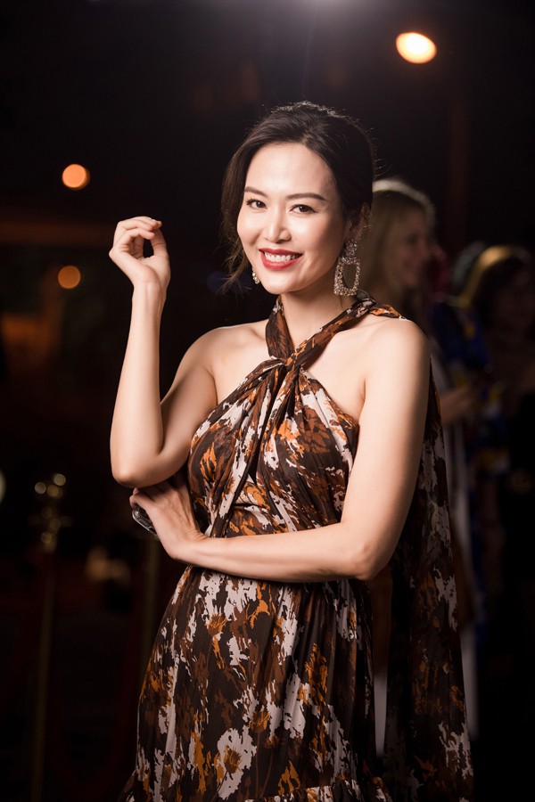 
Ngoài Quỳnh Nga, trong sự kiện thời trang ngày hôm qua có sự xuất hiện của Hoa hậu Thu Thủy.
