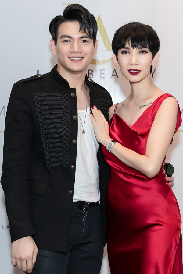 Người mẫu Lê Xuân Tiền từng làm việc với Xuân Lan qua các show diễn của nhà thiết kế Đỗ Mạnh Cường nên cả hai có mối quan hệ thân thiết.