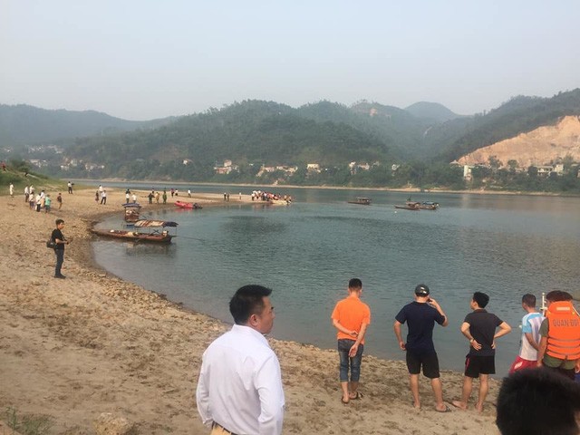 
Khu vực bãi cát ven sông Đà nơi xảy ra vụ đuối nước thương tâm của 8 học sinh Hòa Bình.
