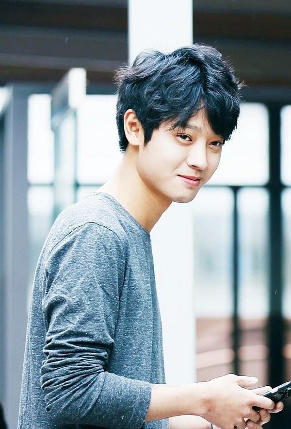 Jung Joon Young thời còn là một ulzzang (hot boy) nổi tiếng ở Hàn. Ảnh: You Will Make It.