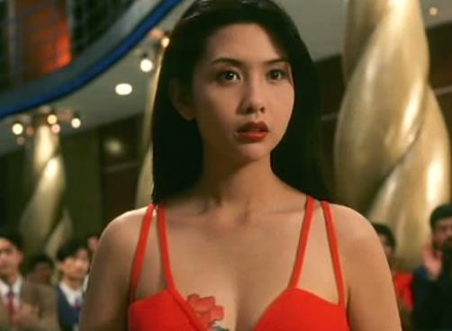 Khâu Thục Trinh là một trong những biểu tượng sexy nổi tiếng nhất làng giải trí Hong Kong những năm 90