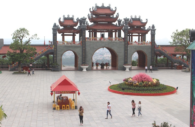 Theo người dân TP. Uông Bí, sau khi xảy ra sự việc, lượng khách đến chùa Ba Vàng có giảm. Ảnh: Đ.Tùy