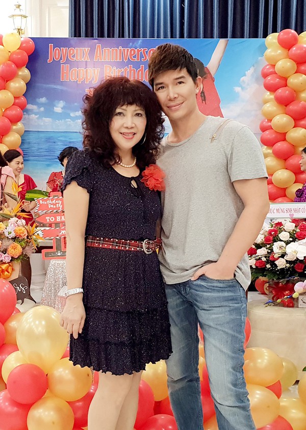Nathan Lee vừa về Vũng T&agrave;u mừng sinh nhật mẹ trong căn biệt thự mới x&acirc;y c&oacute; gi&aacute; trị h&agrave;ng chục triệu đ&ocirc;la.