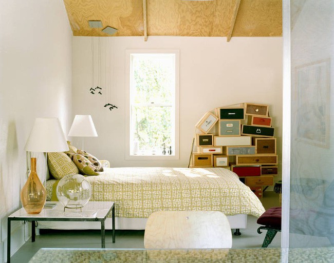 Những đồ vật kỳ quặc, nghệ thuật và vui nhộn thường được tìm thấy trong nhà của một Bảo Bình.