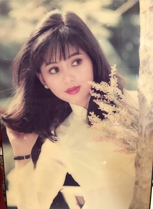 Vẻ đẹp rực rỡ của ựu diễn viên Thủy Tiên những năm 90