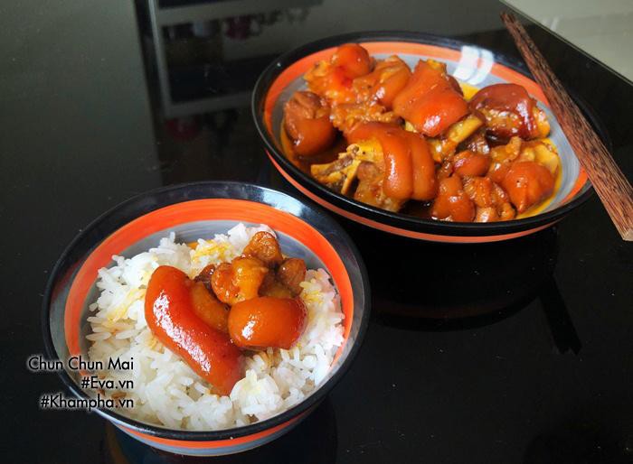 Ch&uacute;c c&aacute;c bạn th&agrave;nh c&ocirc;ng v&agrave; ngon miệng với c&aacute;ch l&agrave;m gi&ograve; heo kho nước dừa!