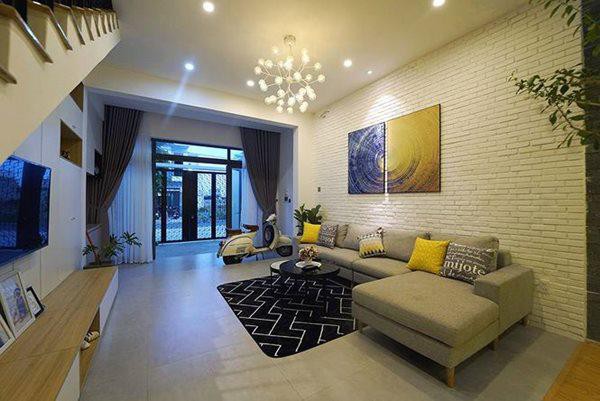 
Với gam màu ấm cúng và các chi tiết được hoàn thiện tỉ mỉ, Oliu House sẽ là mẫu nhà rất được ưa thích bởi các cặp vợ chồng trẻ.
