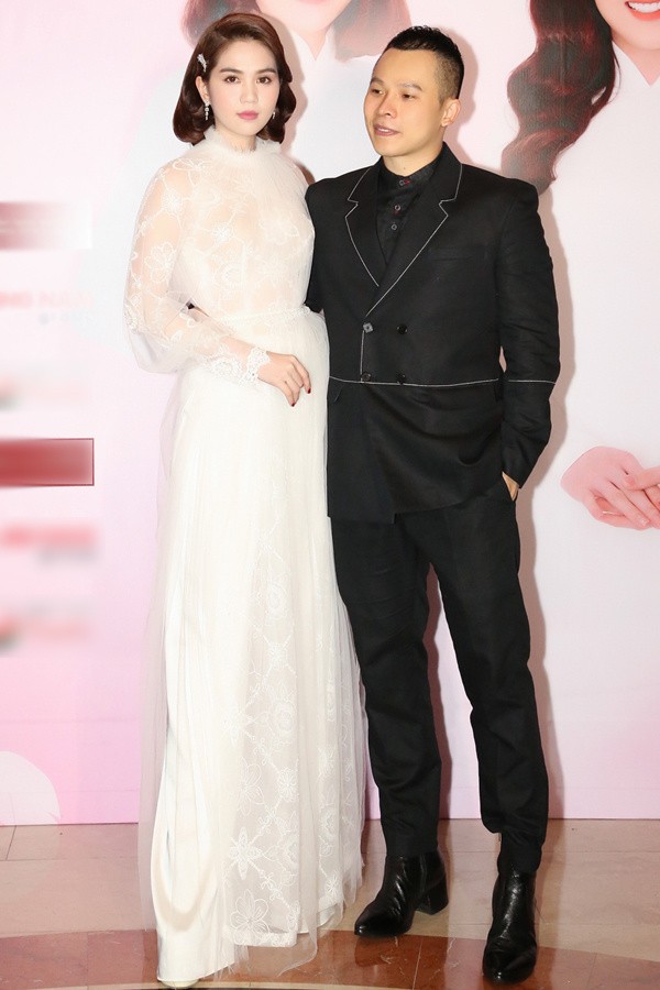 Ngọc Trinh cùng ông bầu Vũ Khắc Tiệp tham dự chung kết cuộc thi Hoa hậu Áo dài.