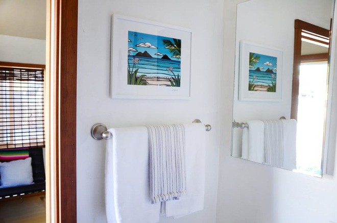 Không gian phòng bếp được được đa số bạn bè khen là đẹp tuyệt.