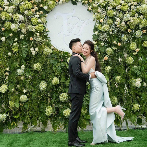 Bộ váy cưới tuyệt đẹp tuyệt của cô dâu Nam Định trong hôn lễ.