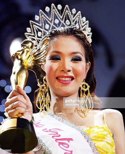 
Tanyarat Jirapatpakon là người đẹp đăng quang Hoa hậu Chuyển giới Quốc tế 2007. Đại diện Thái Lan giành nhiều ưu thế khi nhận được sự cổ vũ từ khán giả trong nước.
