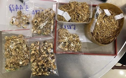 Một phần số vàng Tuấn trộm trong 6 năm. Ảnh: Công an cung cấp.