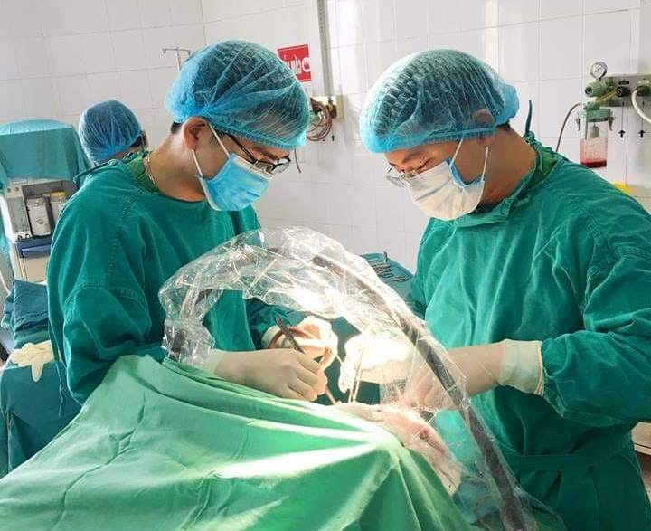 Ca phẫu thuật của Bệnh viện Đa khoa tỉnh Hải Dương cứu sống em S. Ảnh: BVCC