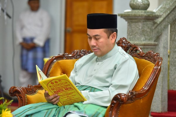 Chân dung Thái tử Malaysia.